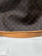 Load image into Gallery viewer, Louis Vuitton Delightful MM Shoulder Bag
