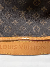 Load image into Gallery viewer, Louis Vuitton Delightful MM Shoulder Bag
