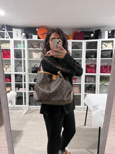 Load image into Gallery viewer, Louis Vuitton Delightful MM Shoulder Bag
