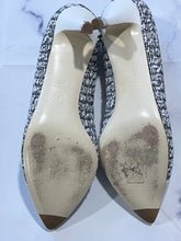 Load image into Gallery viewer, Chanel 14P Black White Tweed Pump
