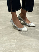 Load image into Gallery viewer, Chanel 14P Black White Tweed Pump
