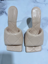 Load image into Gallery viewer, Bottega Veneta Ivory Slip On Sandals
