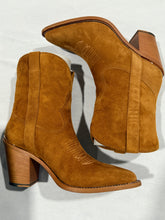 Load image into Gallery viewer, Partlow Caramel Suede Western Booties
