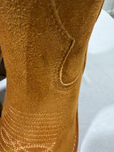 Load image into Gallery viewer, Partlow Caramel Suede Western Booties
