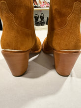 Load image into Gallery viewer, Partlow Caramel Suede Western Booties
