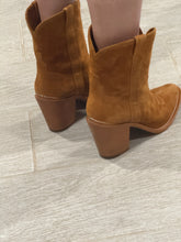 Load image into Gallery viewer, Partlow Caramel Suede Western Booties
