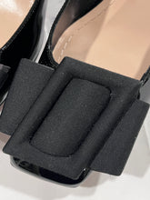 Load image into Gallery viewer, Dior Black Patent Leather Bow Accent Pumps
