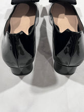 Load image into Gallery viewer, Dior Black Patent Leather Bow Accent Pumps
