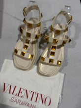 Load image into Gallery viewer, Valentino Garavani Roman Rockstud White Sandals
