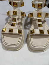 Load image into Gallery viewer, Valentino Garavani Roman Rockstud White Sandals
