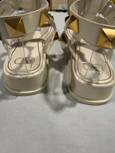 Load image into Gallery viewer, Valentino Garavani Roman Rockstud White Sandals
