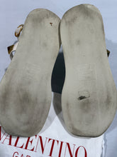 Load image into Gallery viewer, Valentino Garavani Roman Rockstud White Sandals
