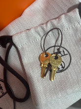 Load image into Gallery viewer, Hermes Picotin Lock 18 Clemence Handbag Trench
