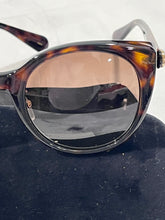 Load image into Gallery viewer, Gucci Tortoise Resin GG Cateye Sunglasses
