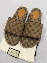 Load image into Gallery viewer, Gucci Mens Logo Canvas Slide

