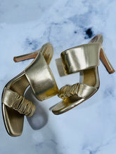 Load image into Gallery viewer, Louis Vuitton Gold Leather Heels
