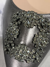 Load image into Gallery viewer, Manolo Blahnik Metallic Pewter/Silver Leather Hangisi Flats
