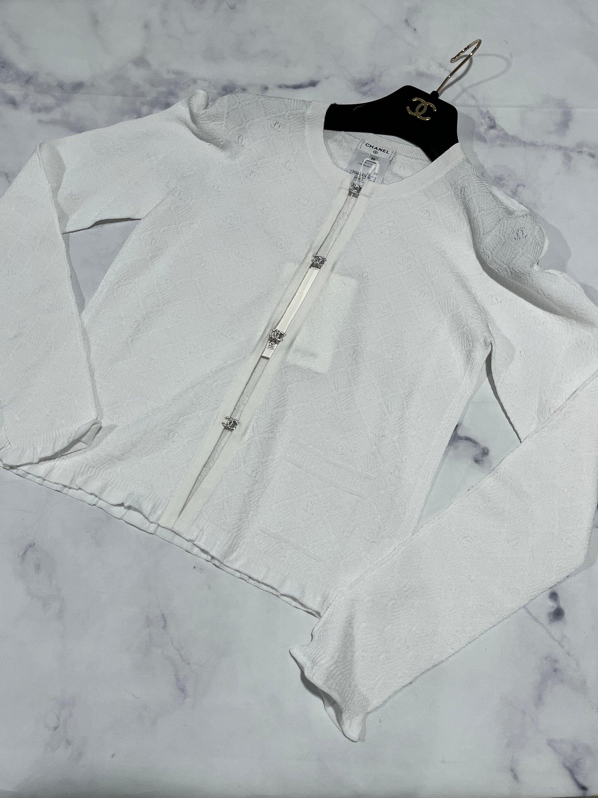 Chanel White Light Weight Cardigan SZ 36/4 – The Chanel White Light Weight Cardigan SZ 36/4 – The