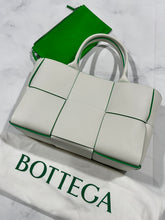 Load image into Gallery viewer, Bottega Veneta Leather White &amp; Parakeet Arco Tote with Pouch
