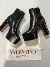 Load image into Gallery viewer, Valentino Garavani Black Platform Zippy Booties
