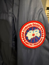 Load image into Gallery viewer, Canada Goose Ellison Down Packable Navy Jacket
