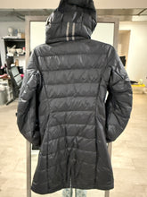 Load image into Gallery viewer, Canada Goose Ellison Down Packable Black Jacket
