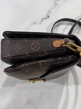 Load image into Gallery viewer, Louis Vuitton Monogram Pouchette Metis
