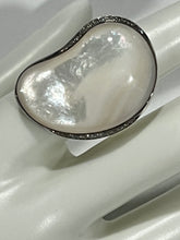 Load image into Gallery viewer, Ippolita Mother Of Pearl &amp; Diamonds Sterling Silver Ring
