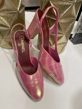 Load image into Gallery viewer, Chanel 26K  Iridescent Pink Croc Embossed Slingback
