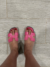 Load image into Gallery viewer, Hermes Lizard Pink Oran Slide Sandals
