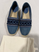 Load image into Gallery viewer, Gucci GG Denim Blue Espadrille
