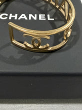 Load image into Gallery viewer, Chanel CC 2016 Goldtone Cuff
