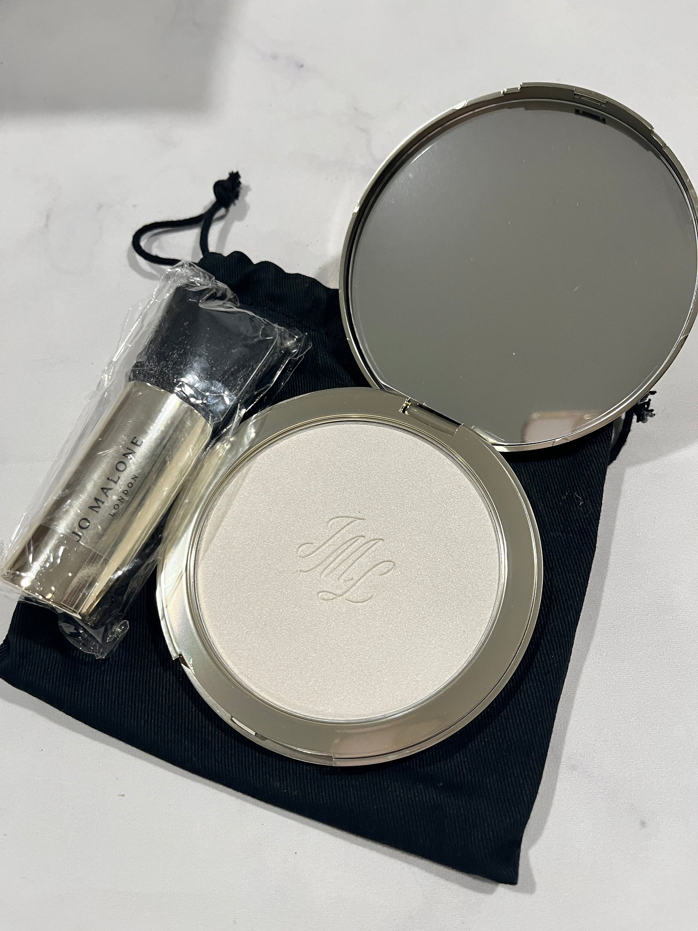 Jo Malone English Pear & Freesia Scented Body Powder