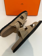 Load image into Gallery viewer, Hermes Beige Suede Chypre Dad Sandals
