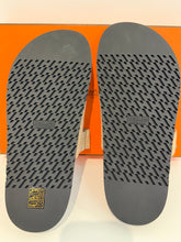 Load image into Gallery viewer, Hermes Beige Suede Chypre Dad Sandals
