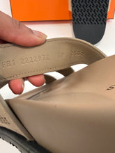 Load image into Gallery viewer, Hermes Beige Suede Chypre Dad Sandals
