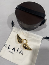 Load image into Gallery viewer, Alaia Tear Drop Wing Ring
