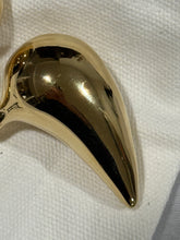 Load image into Gallery viewer, Alaia Tear Drop Wing Ring
