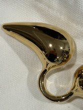 Load image into Gallery viewer, Alaia Tear Drop Wing Ring
