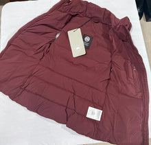 Load image into Gallery viewer, Canada Goose Hooded Down Puffer Vest
