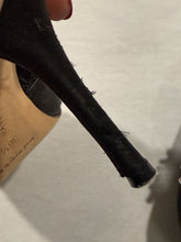 Load image into Gallery viewer, Manolo Blahnik Lurum Jeweled Mules
