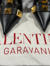 Load image into Gallery viewer, Valentino Garavani Black Roman Stud Heels
