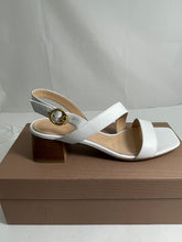 Load image into Gallery viewer, Gianvito Rossi White Sandals
