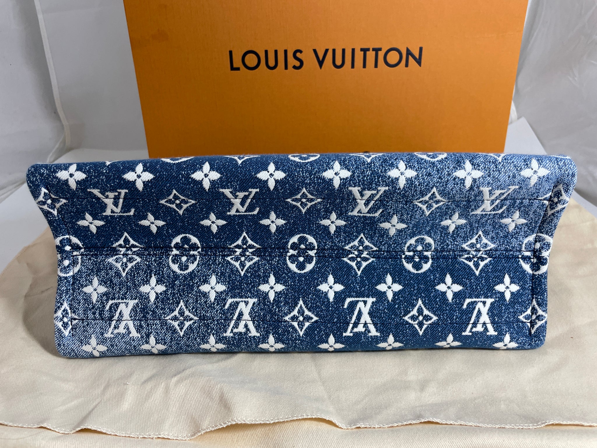 Louis Vuitton On The Go Denim Tote MM – The Millionaires Closet