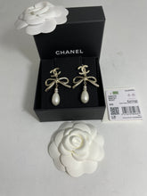 Load image into Gallery viewer, Chanel 22S CC Gold Tone Bow Pearl Drop Earrings
