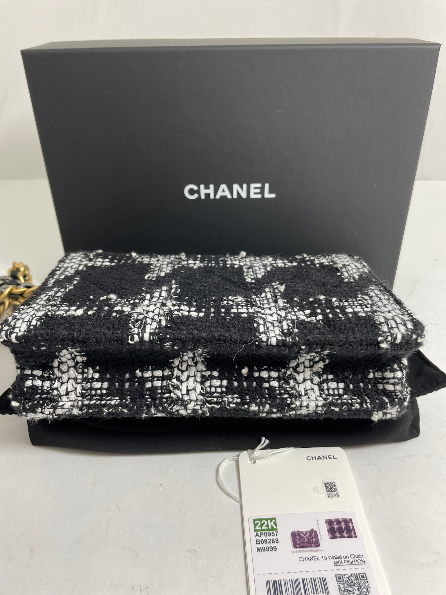Chanel 19 WOC Tweed
