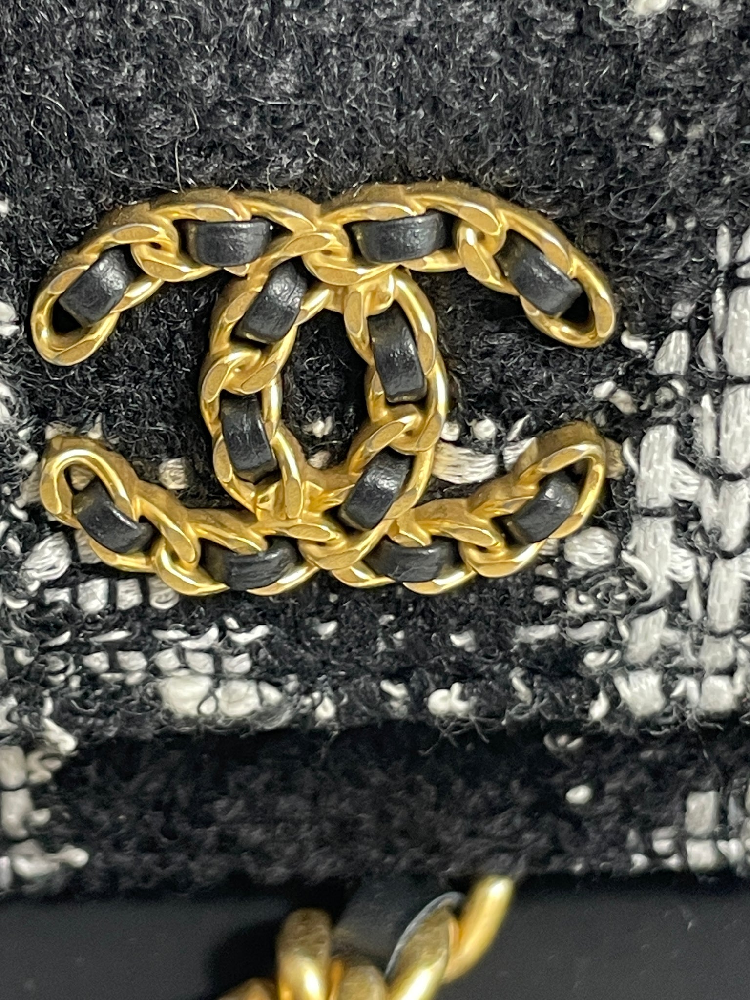 Chanel 22K Black White Tweed 19 WOC Crossbody Bag – The Millionaires Closet