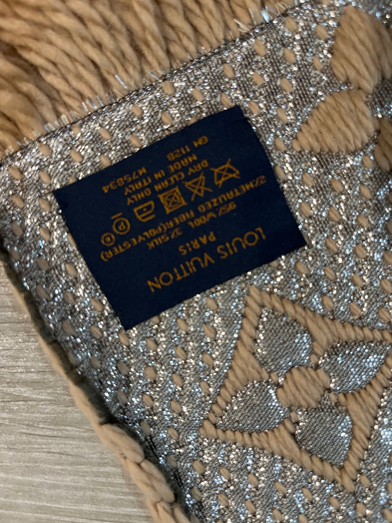 Louis Vuitton Logomania Shine Wool Scarf Wool Scarf - Silver