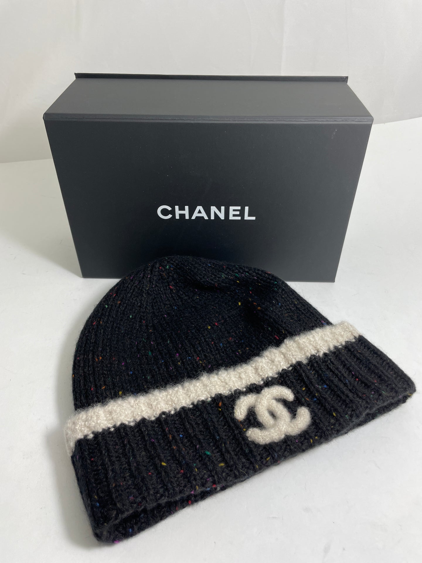 Chanel Black Ribbed Cashmere Speckled Hat