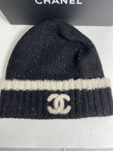 Load image into Gallery viewer, Chanel Black Ribbed Cashmere Speckled Hat
